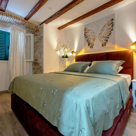 דירות ספליט Bernard Deluxe Renovated Peaceful Old Town Gem מראה חיצוני תמונה