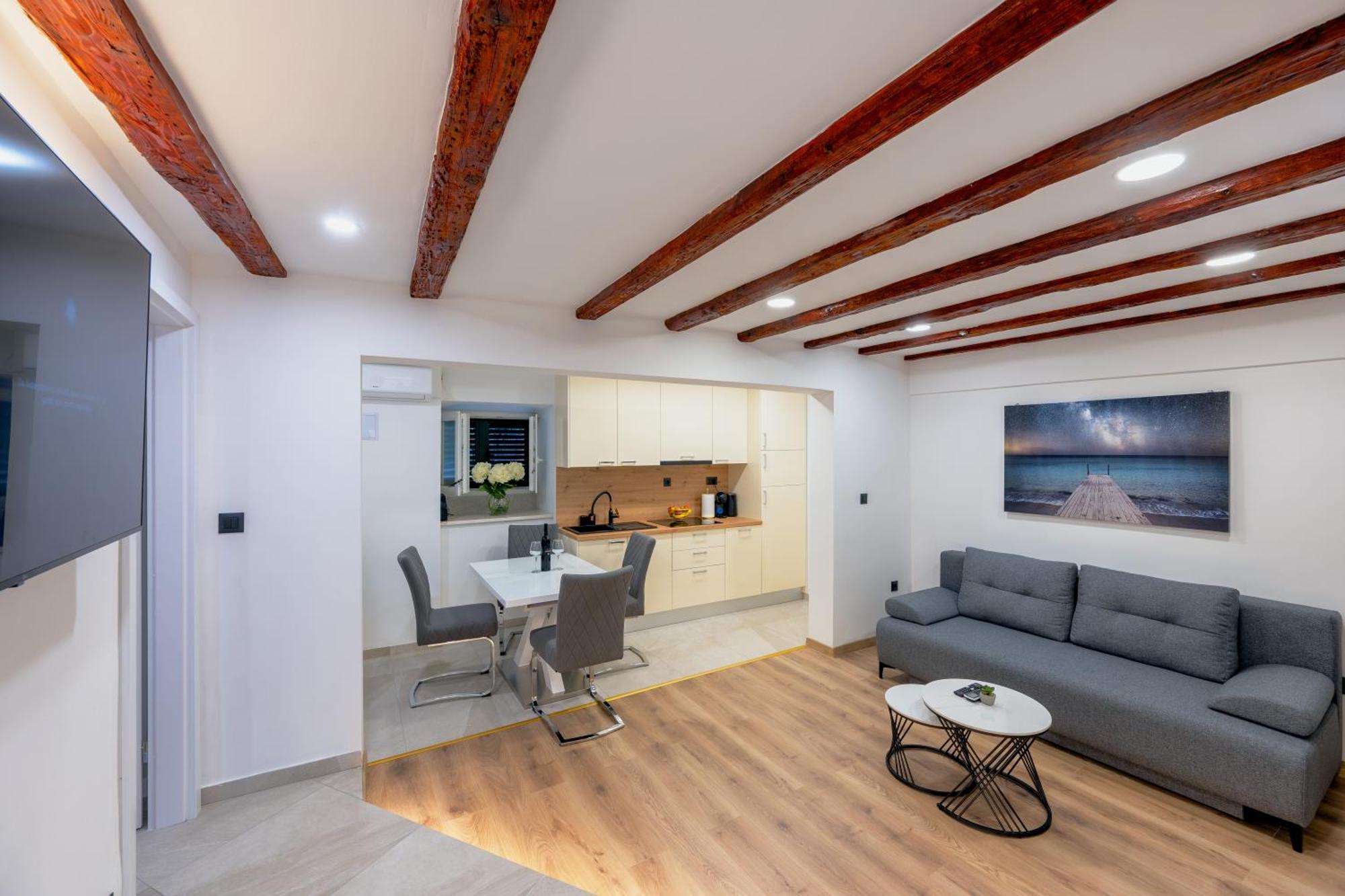דירות ספליט Bernard Deluxe Renovated Peaceful Old Town Gem מראה חיצוני תמונה