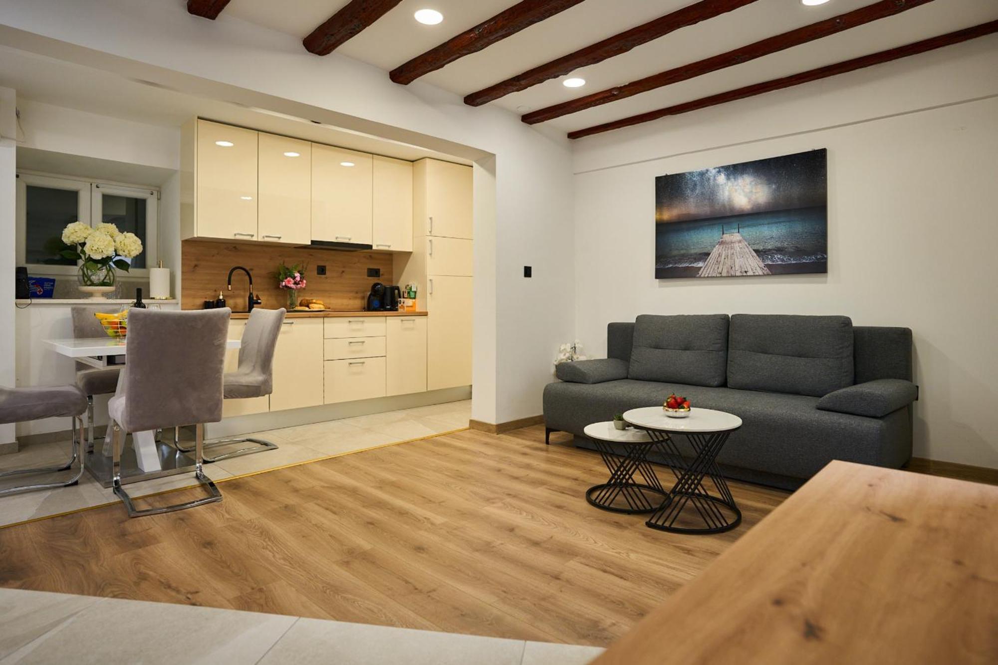 דירות ספליט Bernard Deluxe Renovated Peaceful Old Town Gem מראה חיצוני תמונה